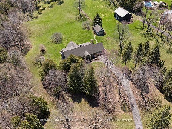 2nd image of 525 Myrtle Rd W