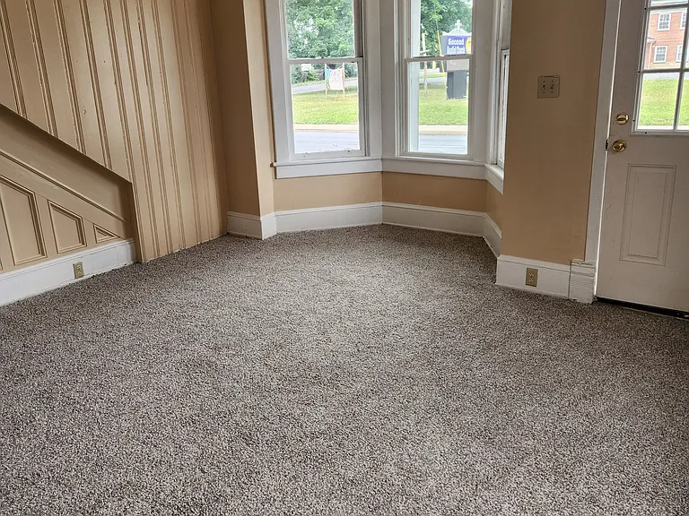 406 E Moler Ave — Photo 2