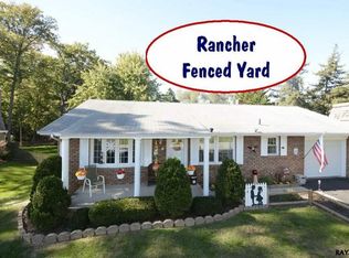 15 McClellan Ln, Hanover, PA 17331