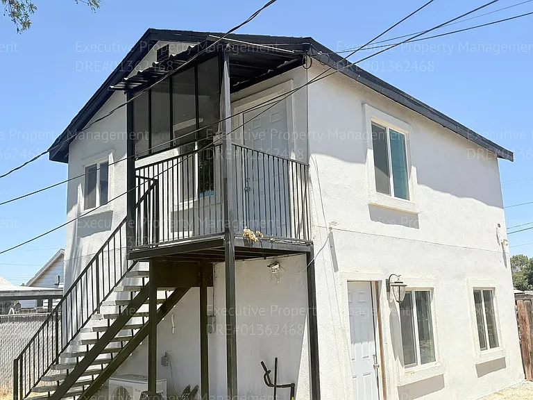 303 El Tejon Ave — Photo 1