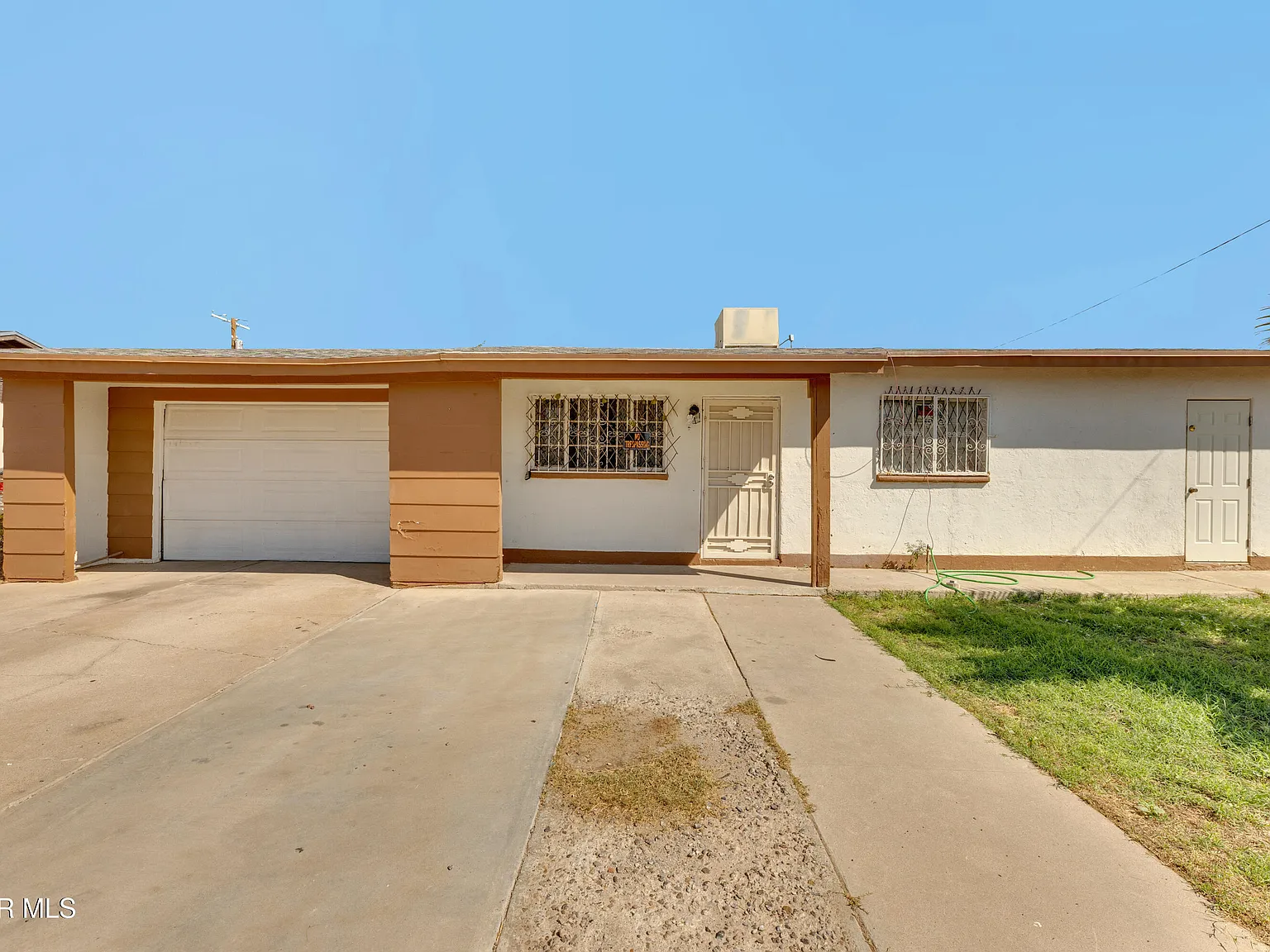 4 bed, 1.5 bath, 1842 sqft, $1,200 — Photo 3