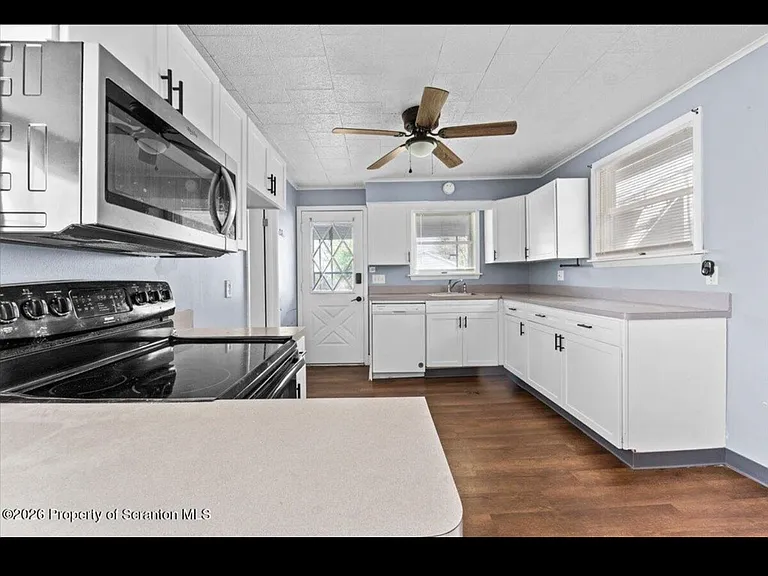 123 Mooney St — Photo 7