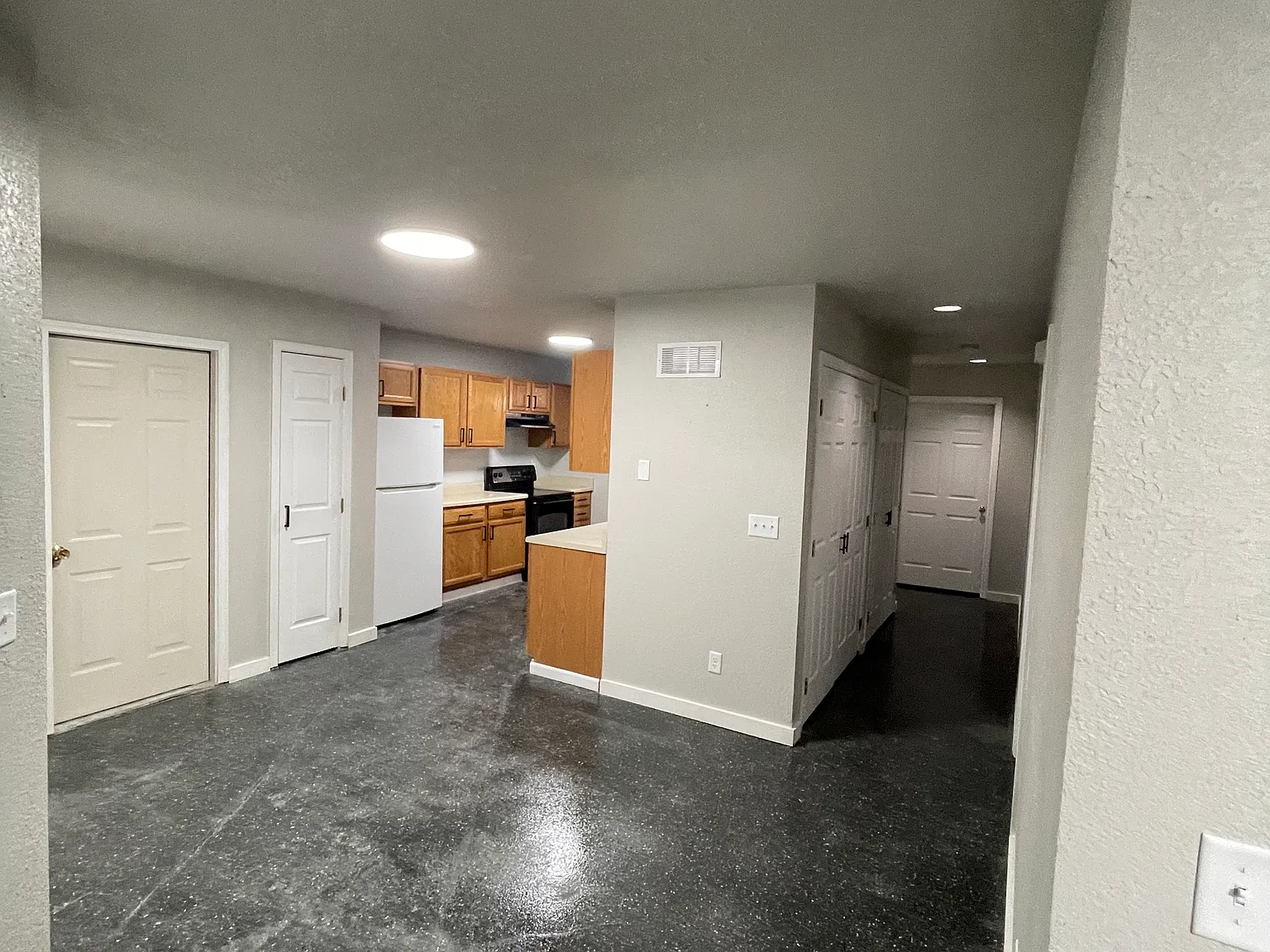 3 bed, 1150 sqft, $1,750 — Photo 2