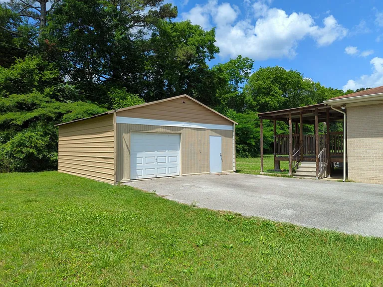 7266 Valley Ln — Photo 3