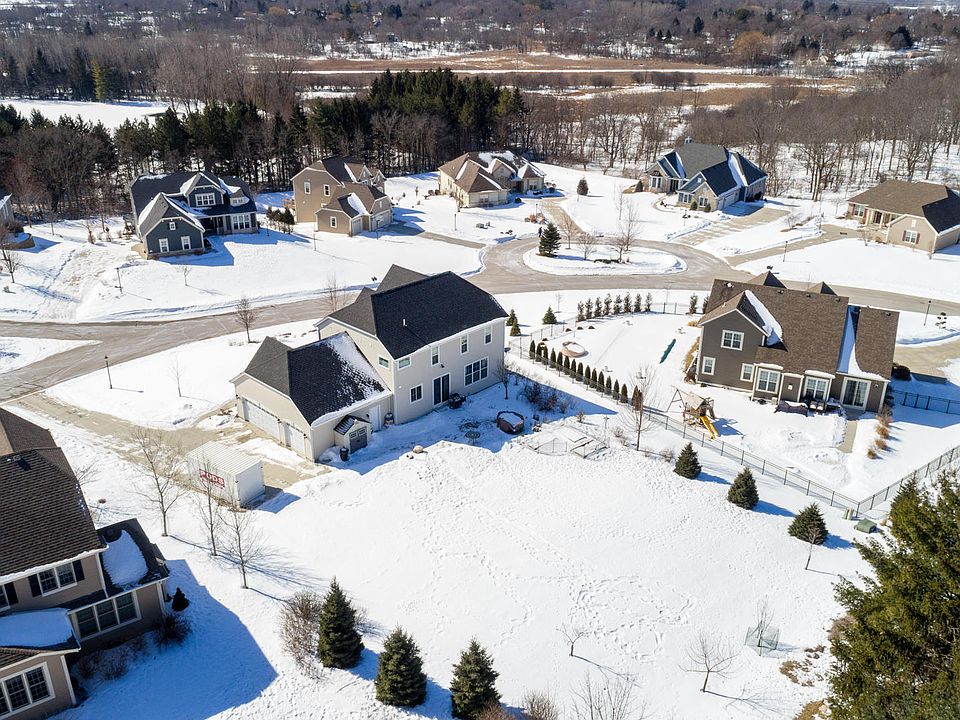 2nd image of N24W27288 Arlington Ct