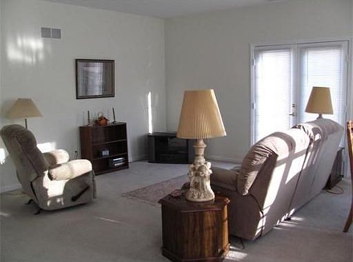 5th image of 77 Taft Hill Ln
