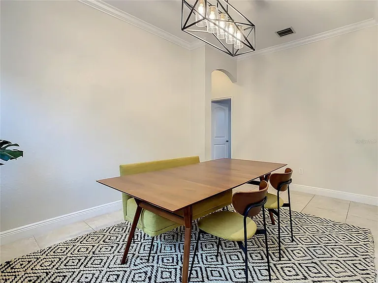 220 W Minnehaha St — Photo 11