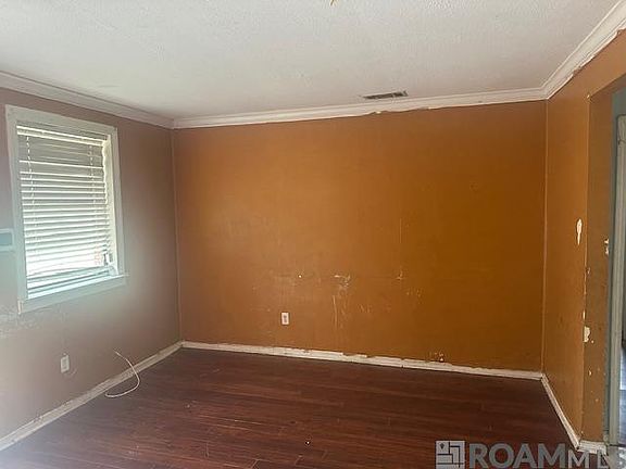4th image of 15203 Melrose Dr