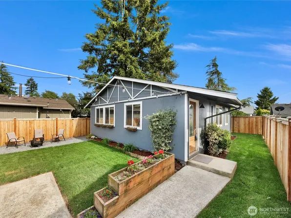 9020 13th ST NE, Lake Stevens, WA 98258