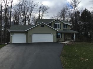 3328 Cimarron Ct, Manitowoc, WI 54220