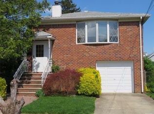 1217 148th St, Whitestone, NY 11357