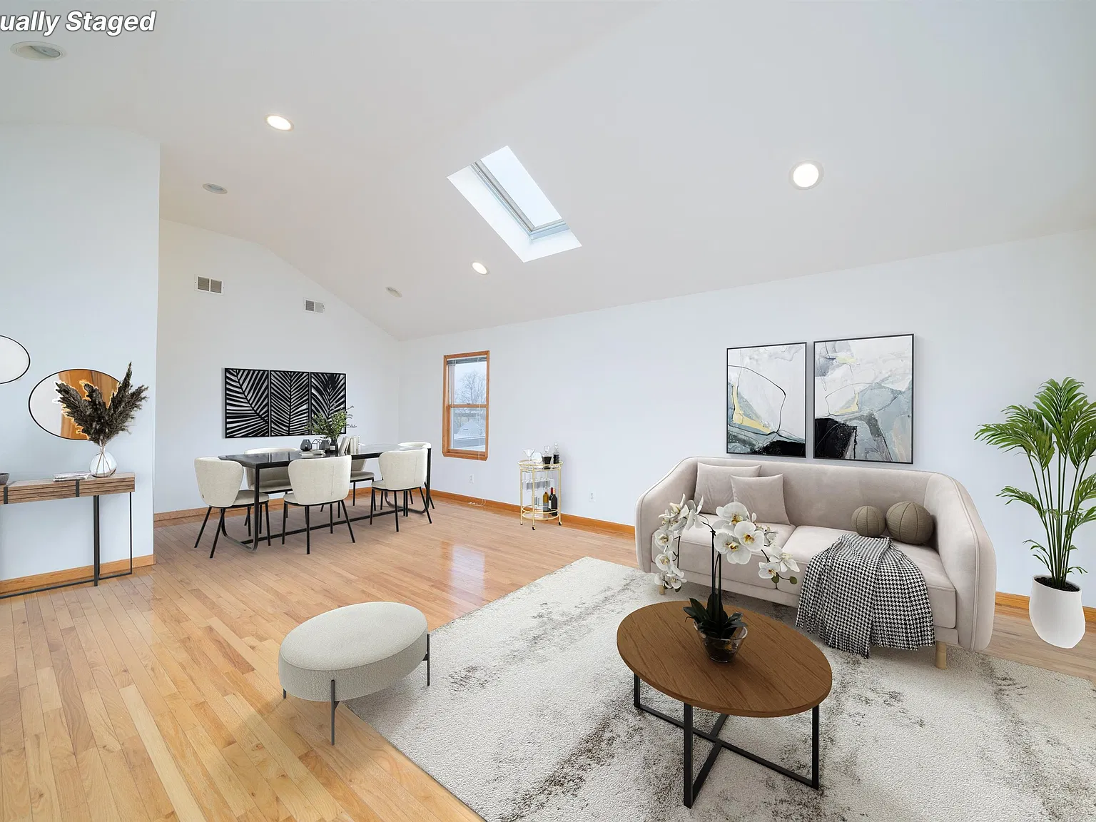 3 bed, 2.0 bath, 1300 sqft, $3,075 — Photo 1