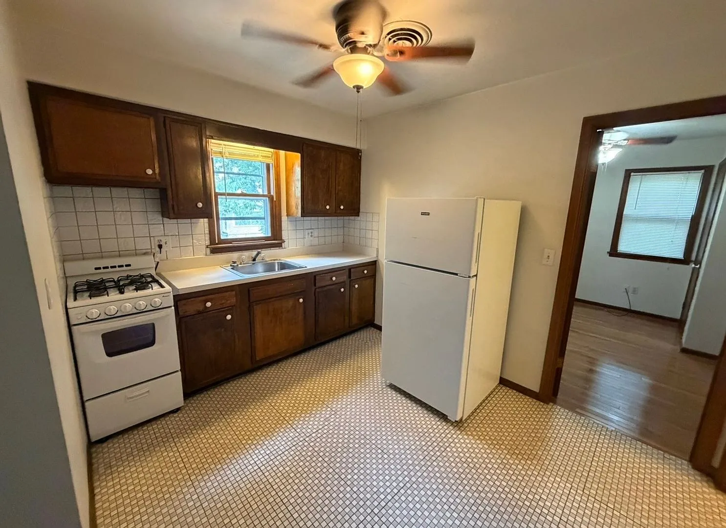 801 N. McLean — Photo 2