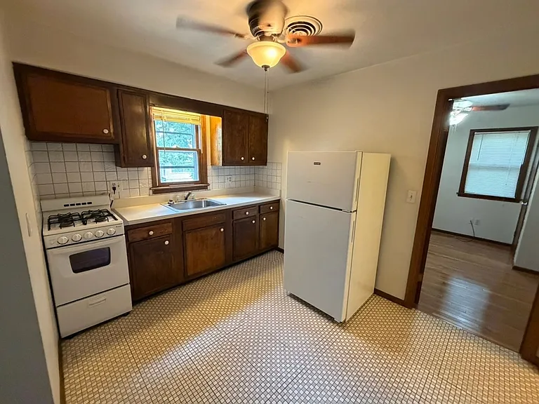 801 N. McLean — Photo 3