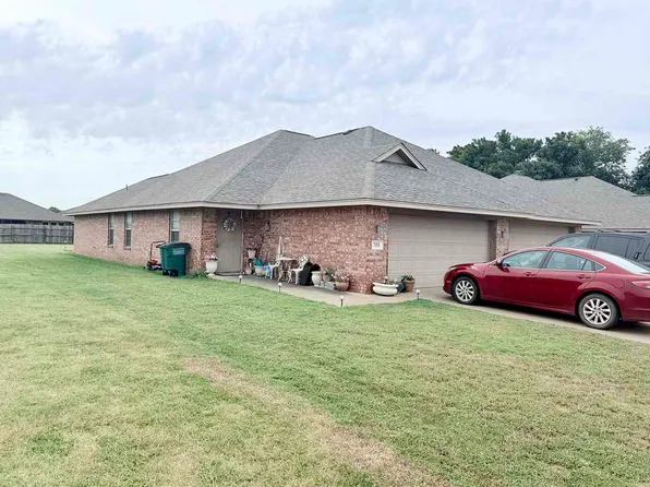 706 & 708 NE 4th St, Perkins, OK 74059