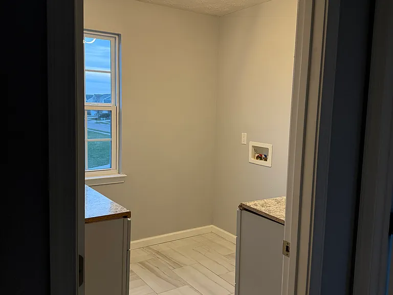 1570 Cedar Creek Dr — Photo 23