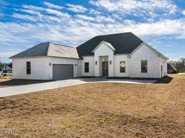 54 Cane Bend Dr, Carriere, MS 39426