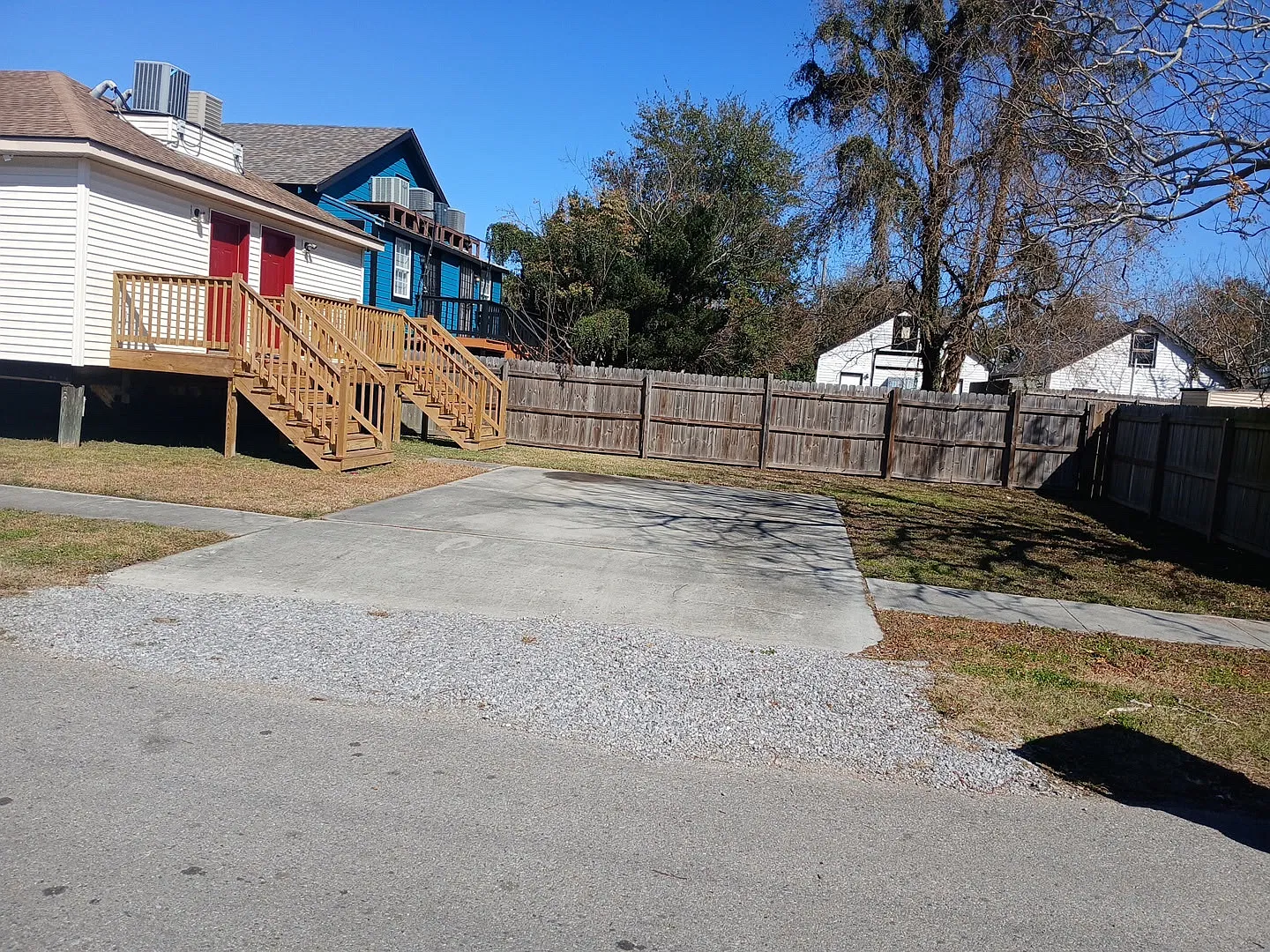 1001 Gordon St — Photo 2