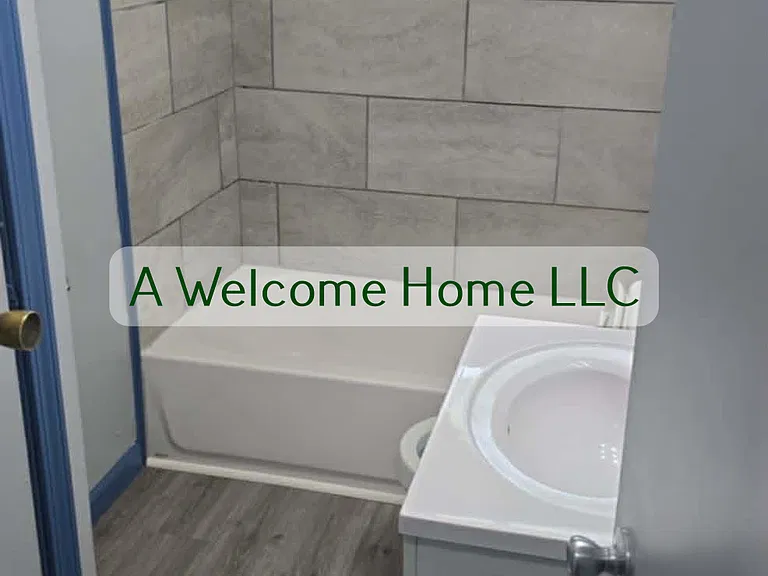 314 Edgeknoll Ln — Photo 4