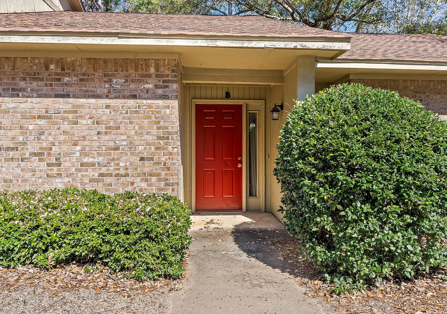 Crossland Downs Condo- 1056 B Stonegate Drive — Photo 2