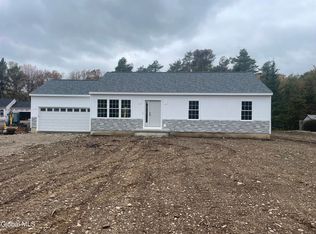 1707 Champagne Dr, Castleton On Hudson, NY 12033