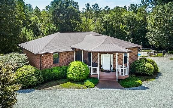 2nd image of 5860 Oak Grove Loop