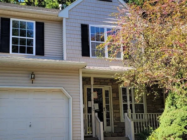 104 Fox Hollow Dr, Drums, PA 18222