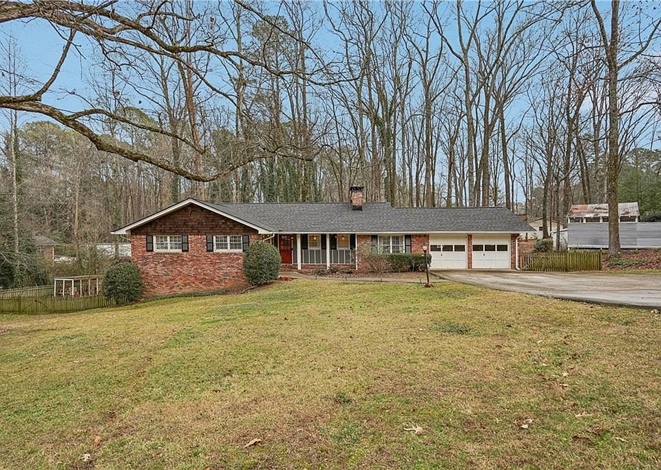 1st image of 2121 Skytop Dr