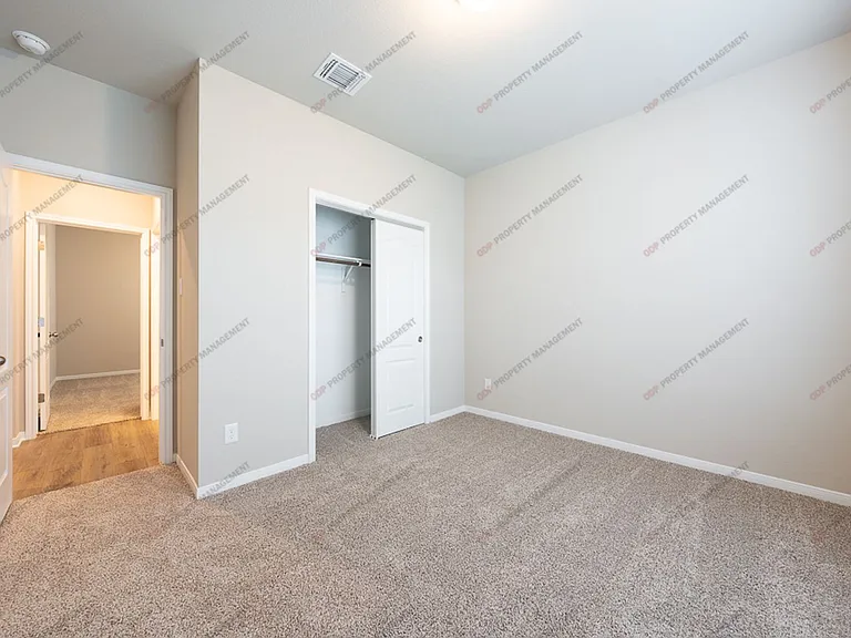 5305 Friars Loop — Photo 18