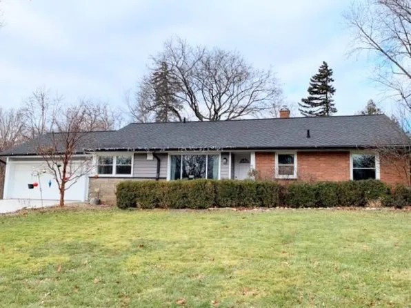 2470 Emerson Ave, Bloomfield Hills, MI 48302