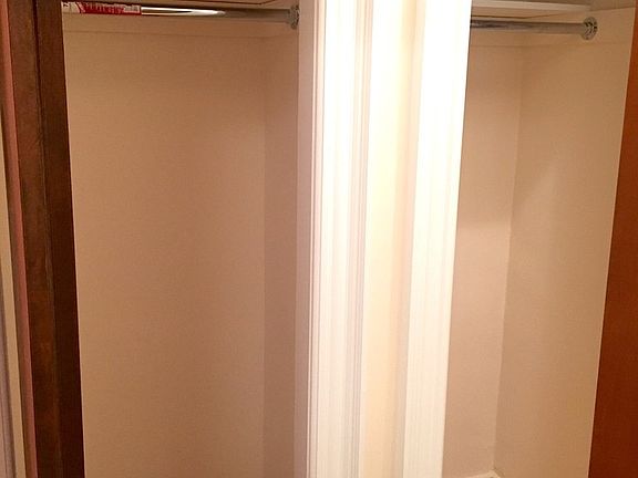 3rd image of 2433 Crescent St #2