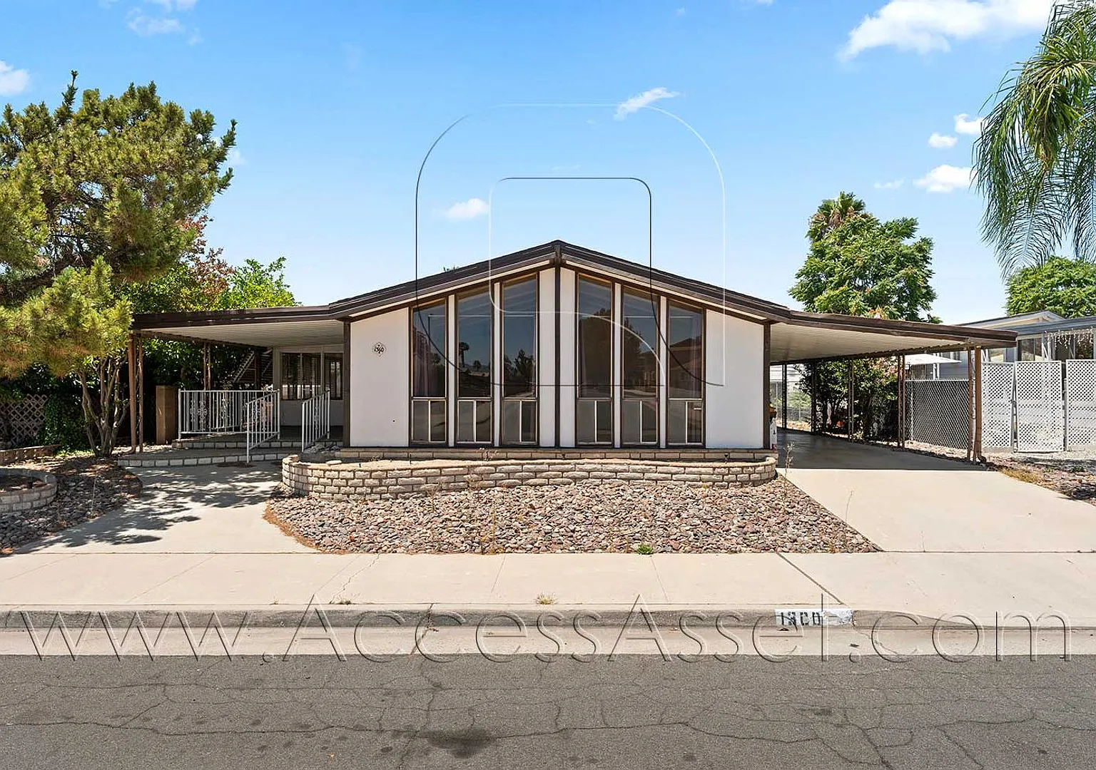 Spacious 2 Bedroom Home in a Desirable 55+ Hemet Community — Photo 1