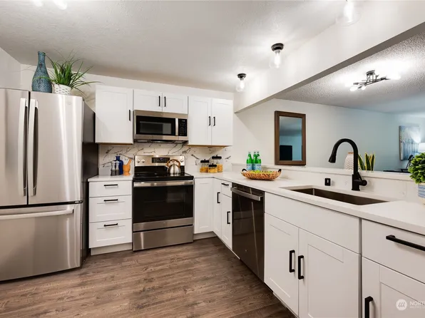 6479 137th Avenue NE #373, Redmond, WA 98052