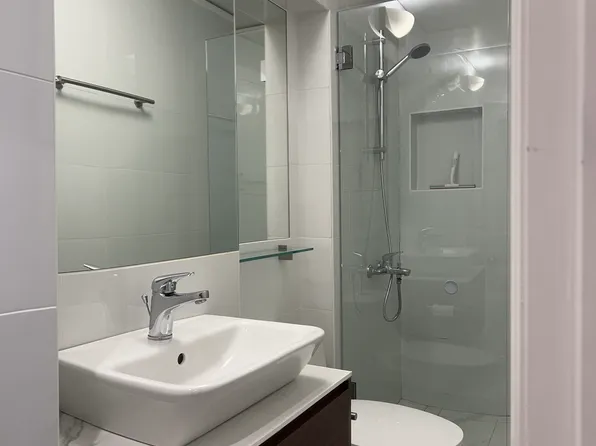 405 East 61st Street image 6 of 7