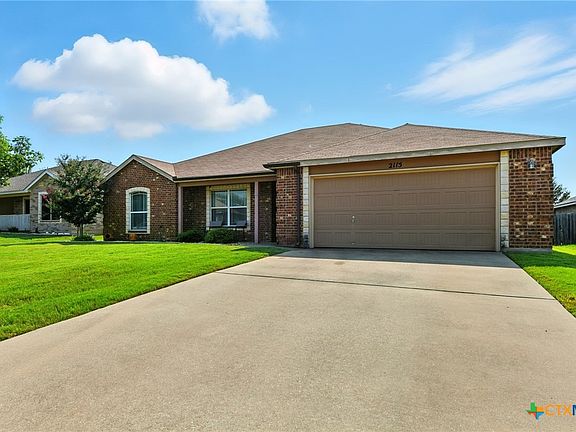 3rd image of 2115 Lincoln Ct