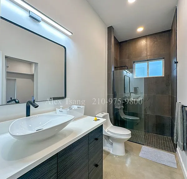 316 Toledo St #201 — Photo 12