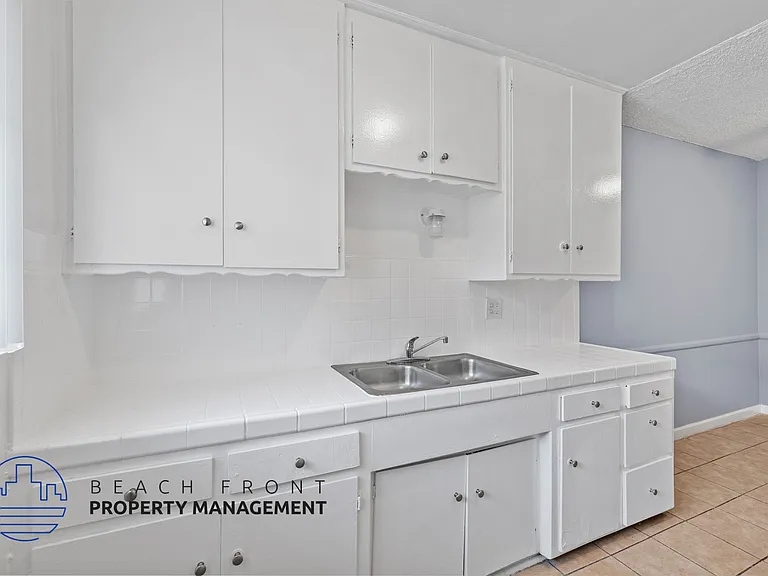 1822 W El Segundo Blvd — Photo 17