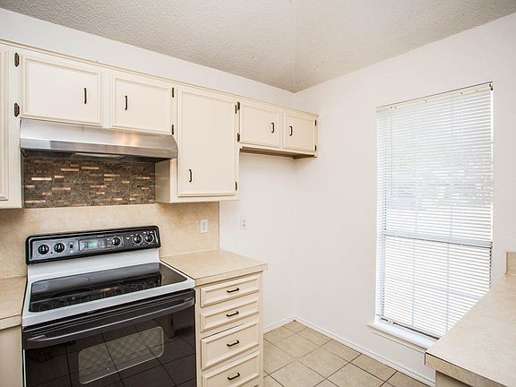 5th image of 2212 85th St