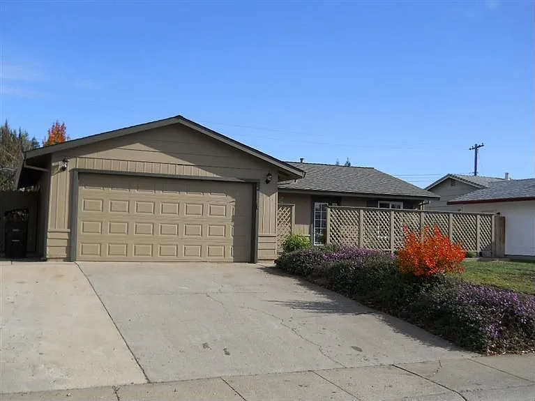 6211 Pinecreek Way photo 1