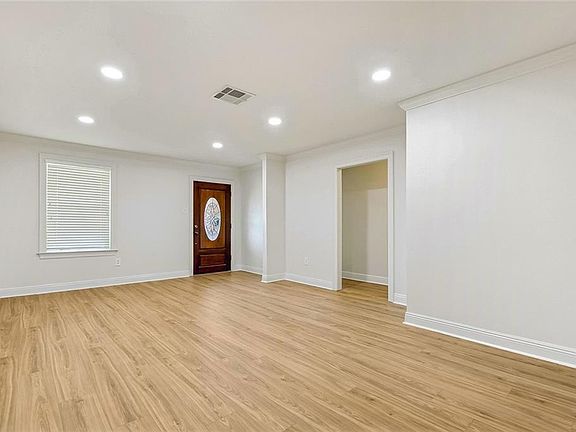 3rd image of 4504 Lefkoe St