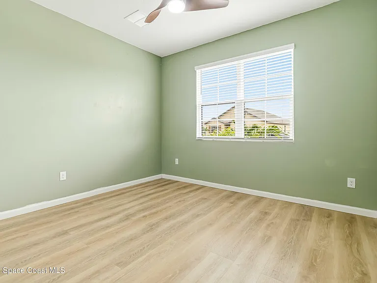 5349 Waterfall Pl — Photo 9