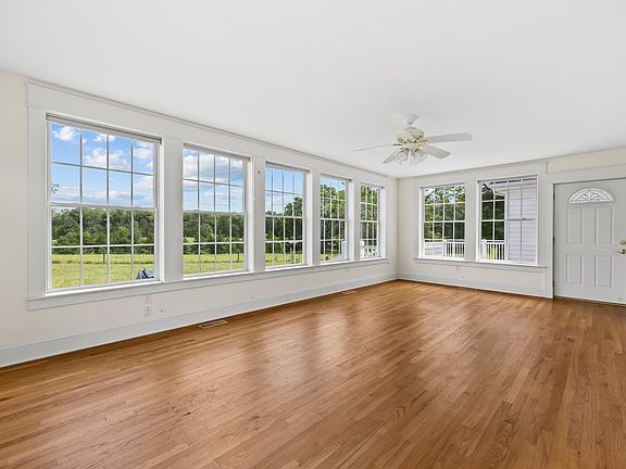 5th image of 2037 N Boston Rd