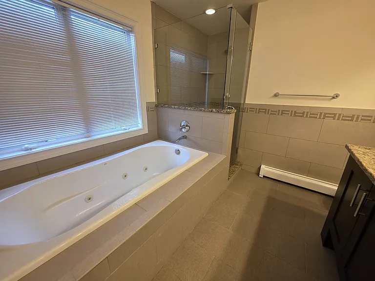 527 Roff Ave #B — Photo 17