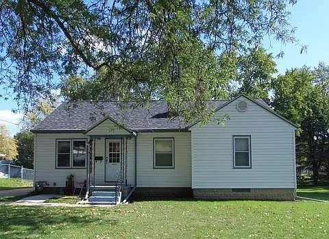 2 bed, 932 sqft, $1,200 — Photo 1