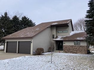 1424 Terrace Ct, Two Rivers, WI 54241