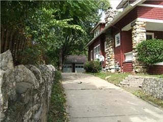 1st image of 840 W 40th St