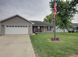 705 Wingstem Dr, Saint Joseph, IL 61873