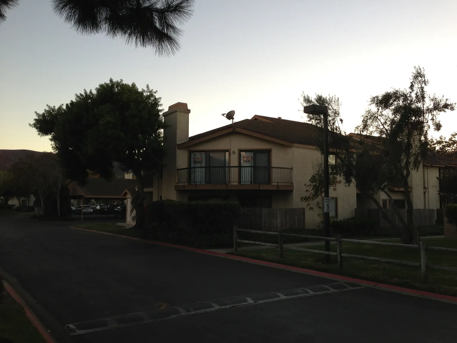 2 bed, 1084 sqft, $2,585 — Photo 3