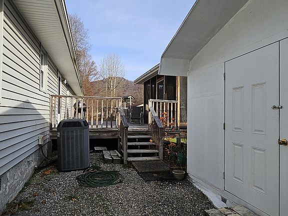 2nd image of 118 Wellington Dr