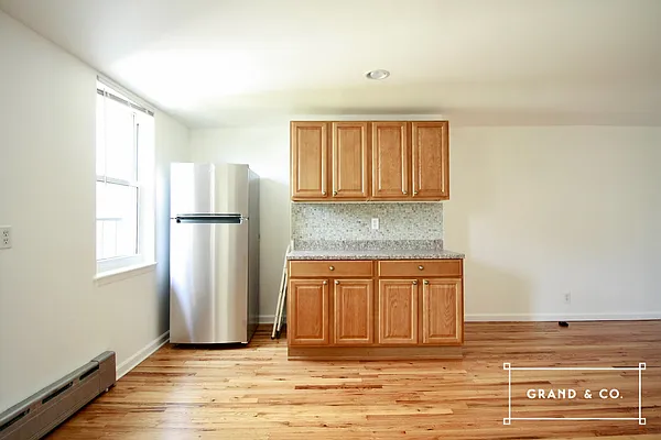 Rented by Grand & Co. | media 13